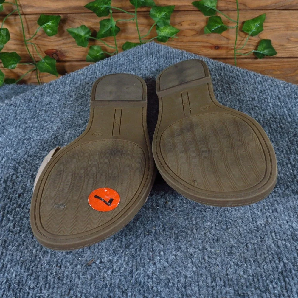 Guess‎ Magnify Women Slide Sandals Size 8 Casual Summer Beige Synthetic Flat